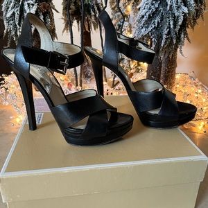 Michael Michael Kors Women's Oksana Sandal Black Size 7.5
